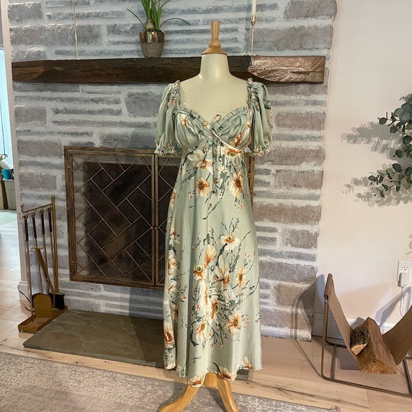 Bridgerton vibes sage green floral satin Nordstrom dress, fully lined - Picture 1 of 9